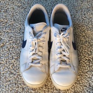 White Men’s Nike Sneakers Size 12